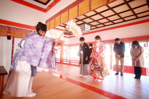 浜松秋葉神社でのお祓い付きのフォトウェディング・和装前撮りの紹介です。